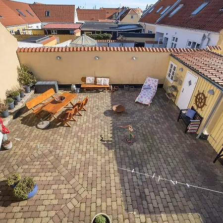 度假居 Charming Townhouse From 1877, Located In The Middle Of Only 100 Meters From The Harbor