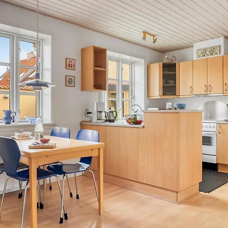 Charming Townhouse From 1877, Located In The Middle Of Only 100 Meters From The Harbor 度假居