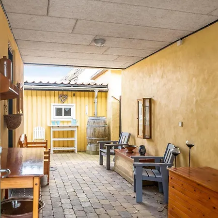 Charming Townhouse From 1877, Located In The Middle Of Only 100 Meters From The Harbor 度假居 Logstor