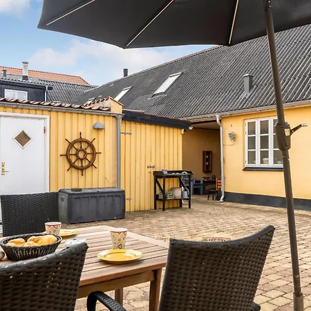 度假居 Charming Townhouse From 1877, Located In The Middle Of Only 100 Meters From The Harbor *